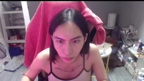 ELYSE A SIMPLE GIRL online show from January 11, 4:02 pm