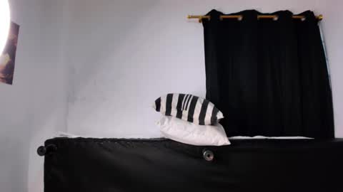 Snapshot of montes_juan chatting on September 26, 7:11 pm montes_juan online show from September 26, 7:11 pm