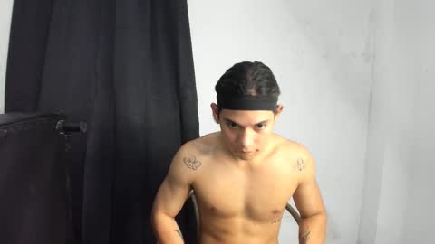 Snapshot of montes_juan chatting on October 2, 7:01 pm montes_juan online show from October 2, 7:01 pm