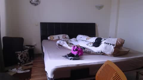 Monse online show from September 28, 7:39 am