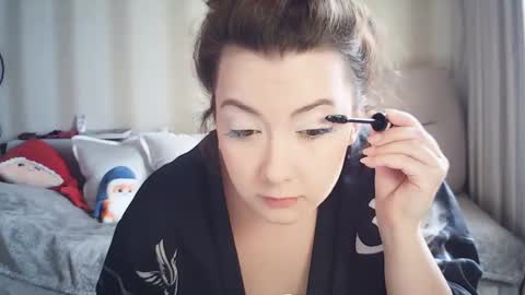 moodiemira online show from March 20, 1:05 pm