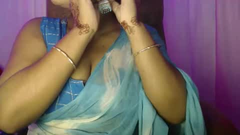 Snapshot of moody_maya chatting on October 8, 11:27 am Maya online show from October 8, 11:27 am