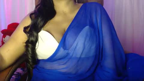 Snapshot of moody_maya chatting on October 19, 5:12 am Maya online show from October 19, 5:12 am