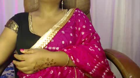 Maya online show from November 4, 2:40 pm