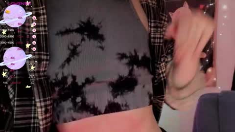 Snapshot of moon__girl chatting on October 30, 8:09 pm Roxy online show from October 30, 8:09 pm