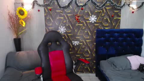 moon_and_fire_ online show from January 16, 6:11 am