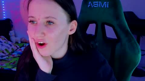 Lola online show from March 12, 9:03 pm