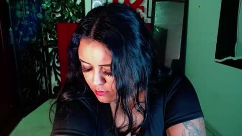 moon_sunflowers online show from November 6, 4:04 am