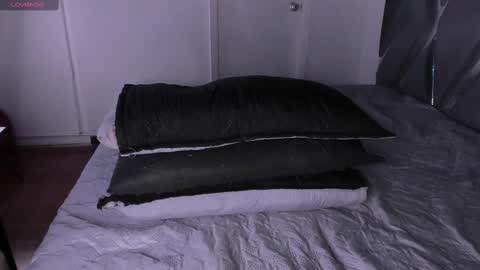 Luna  online show from October 3, 7:22 pm