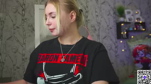 Emilia online show from February 2, 8:10 am