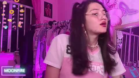 Snapshot of moonfiredance chatting on September 25, 3:13 am Nicky  online show from September 25, 3:13 am