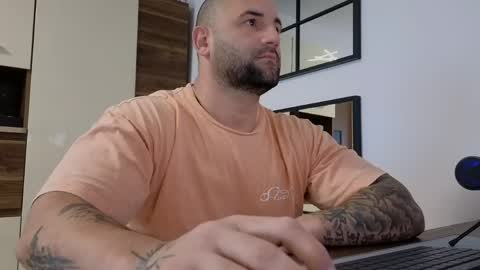 Twitterjoe dominik     online show from April 22, 5:47 am