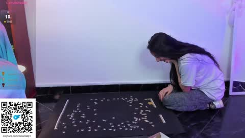Snapshot of moonlady_ chatting on February 1, 5:39 am MOON online show from February 1, 5:39 am