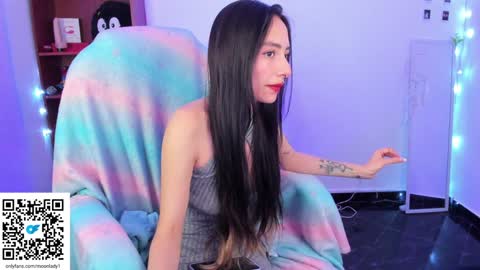Snapshot of moonlady_ chatting on January 19, 2:47 am MOON online show from January 19, 2:47 am