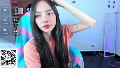 Snapshot of moonlady_ chatting on January 24, 10:19 pm MOON online show from January 24, 10:19 pm