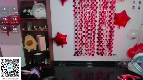 Snapshot of moonlady_ chatting on February 25, 2:25 am MOON online show from February 25, 2:25 am
