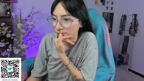 MOON  online show from November 6, 4:37 am