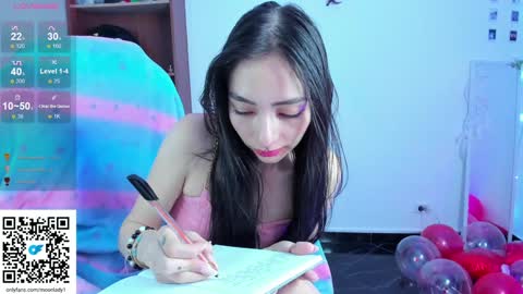 Snapshot of moonlady_ chatting on February 3, 2:25 am MOON online show from February 3, 2:25 am