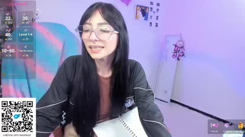 Snapshot of moonlady_ chatting on September 19, 4:05 am MOON online show from September 19, 4:05 am