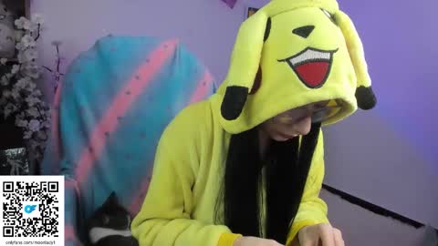 Snapshot of moonlady_ chatting on September 15, 12:12 am MOON online show from September 15, 12:12 am
