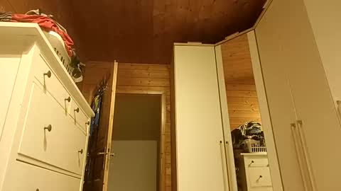 moos1 online show from October 15, 5:11 am