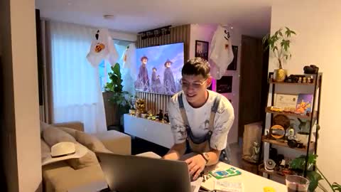   online show from October 31, 10:32 pm