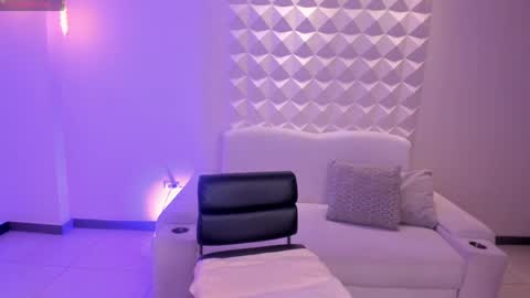 Morgan Hicks online show from April 12, 11:25 am