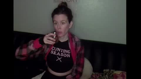 Moxiecakes online show from December 5, 5:54 am