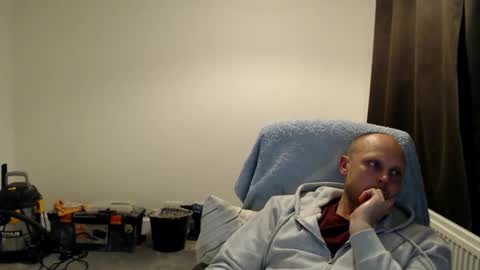 Snapshot of mr_baldy chatting on October 19, 12:04 am Mr Baldy Likes to Chat online show from October 19, 12:04 am
