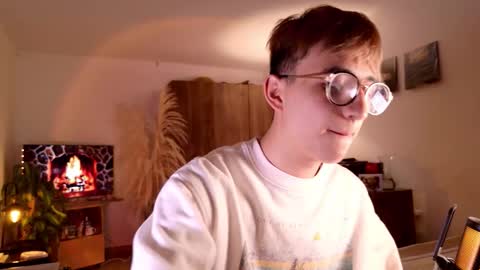 Snapshot of mr_evan1 chatting on October 17, 4:44 pm Mr Evans online show from October 17, 4:44 pm