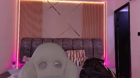 MIKEE online show from July 29, 3:06 am