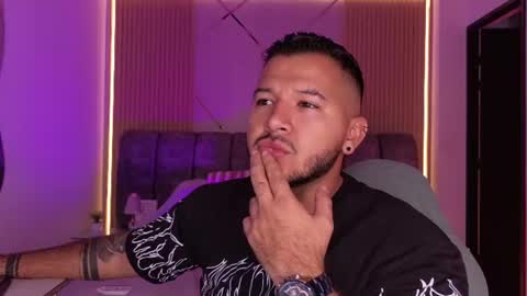 MIKEE online show from August 1, 3:19 am