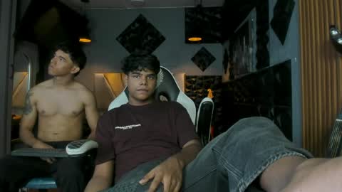 mr_mois online show from May 9, 7:25 am