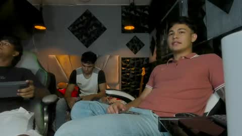mr_mois online show from May 20, 5:48 am