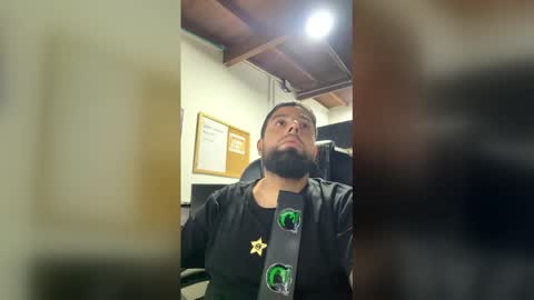 mr_weedman_420 online show from April 17, 1:19 am