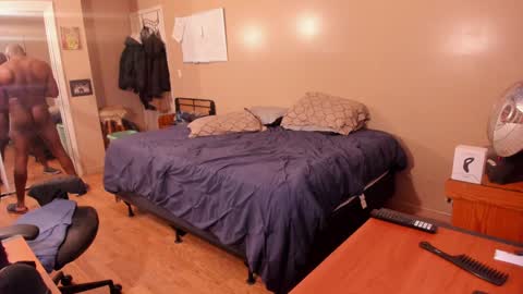 Chuck Daily online show from December 17, 9:49 pm