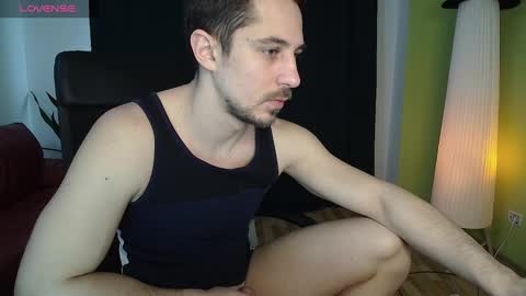 Snapshot of mrgreeneyes01 chatting on February 26, 9:55 am juan luis online show from February 26, 9:55 am