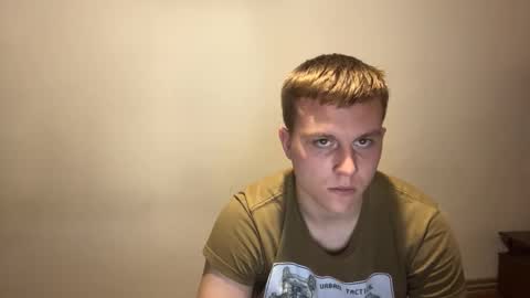 Snapshot of mrheat_ chatting on October 10, 8:03 pm Max online show from October 10, 8:03 pm
