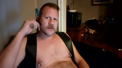 mrleather online show from January 3, 12:43 am
