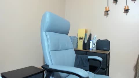 mromg007 online show from November 18, 4:10 pm