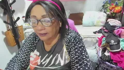 mrs_mommy online show from June 8, 1:28 am