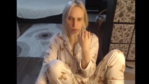 Sasha online show from November 8, 6:00 pm