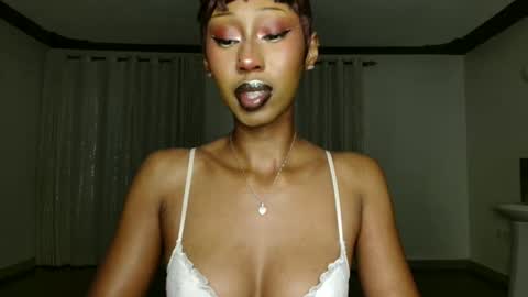 ms_crystal online show from April 18, 3:36 pm