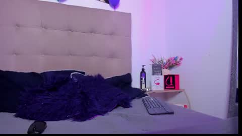 Ms Meloddy online show from July 6, 8:33 pm