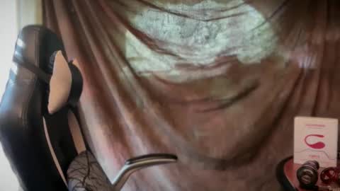 mskarentoy online show from May 9, 9:10 pm