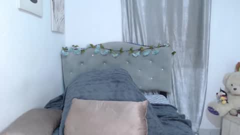 muchcumhere online show from September 28, 1:14 am