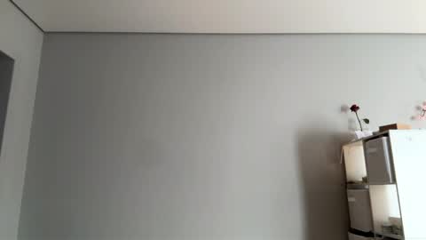 Mia online show from April 15, 10:10 pm