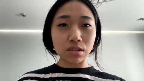 Mia online show from March 10, 1:32 am