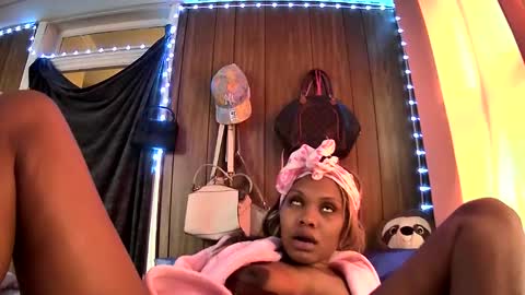 mumnxdor online show from March 3, 6:37 pm