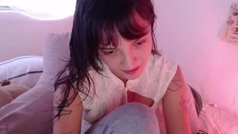   online show from April 22, 8:38 pm